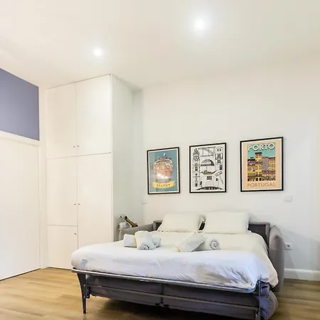 Guest H4u - Heroismo Apartment