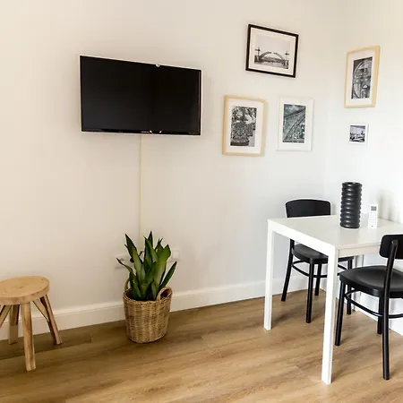 Guest H4u - Heroismo Apartment