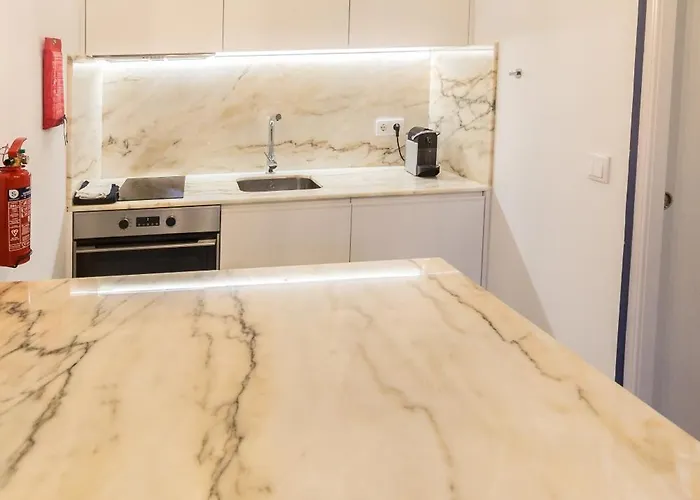 Guest H4u - Heroismo Apartment *