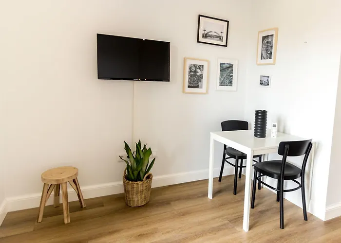 Guest H4u - Heroismo Apartment